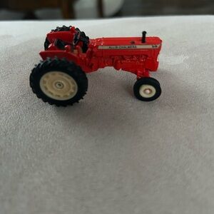 Vintage Ertl Allis-Chalmers D-19 toy tractor